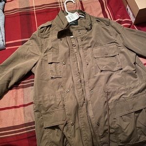 Military green women’s jacket/top